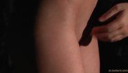 Servitude douleur et souffrance pour un adolescent esclave dâge légal dans sm porn